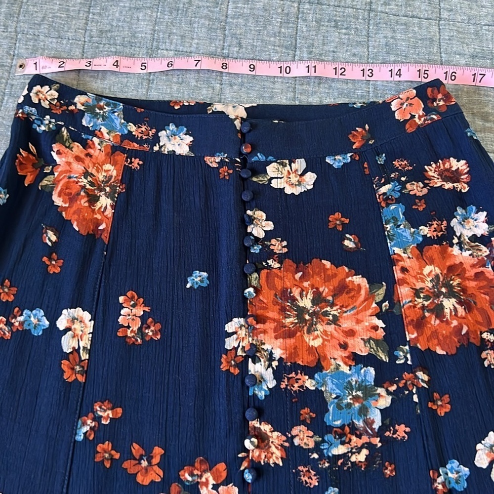 Boho Floral Button Front High Slit Flowy Maxi Skirt in Navy | L - Picture 6 of 8